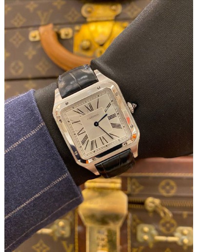 (LIKE NEW) 2024 CARTIER SANTOS DUMONT REF WSSA0022 WHITE DIAL DOMAN NUMERALS 43.5MM x 31.4MM QUARTZ WATCH -FULL SET-