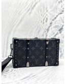 (LIKE NEW) LOUIS VUITTON BLACK MONOGRAM ECLIPSE CLUTCH BAG 