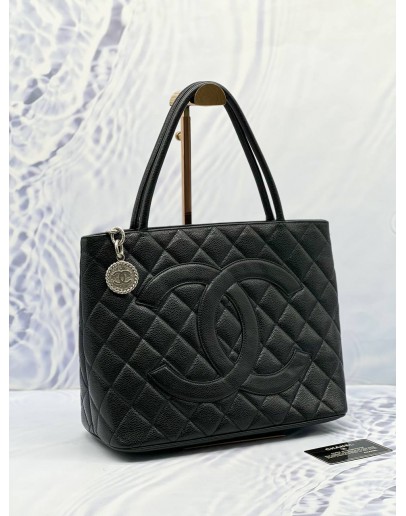 CHANEL MEDAILLON CAVIAR LEATHER TOTE BAG