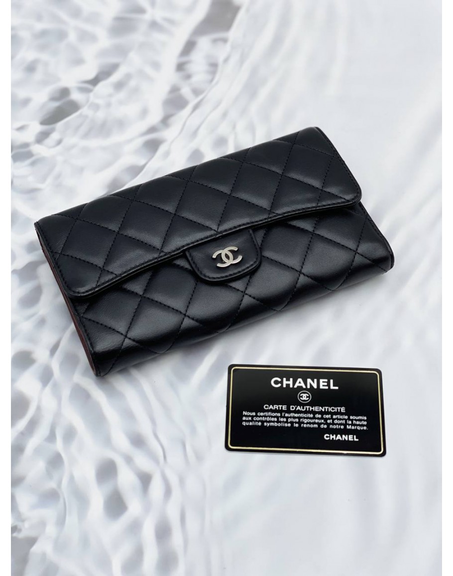pre owned chanel wallet on