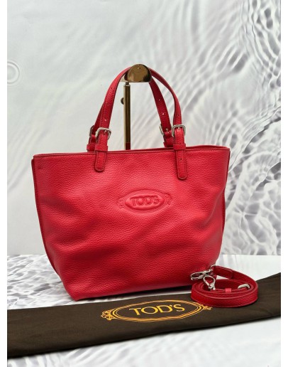 (UNUSED) TOD’S TOTE TOP HANDLE AND SHOULDER BAG IN RED PEBBLED LEATHER