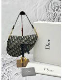 (LIKE NEW) 2018 CHRISTIAN DIOR SADDLE SHOULDER BAG IN BLUE DIOR OBLIQUE JACQUARD AND CALFSKIN LEATHER -FULL SET-