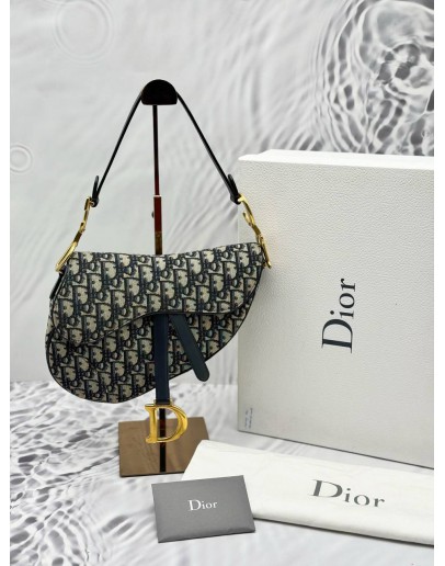 (LIKE NEW) 2018 CHRISTIAN DIOR SADDLE SHOULDER BAG IN BLUE DIOR OBLIQUE JACQUARD AND CALFSKIN LEATHER -FULL SET-