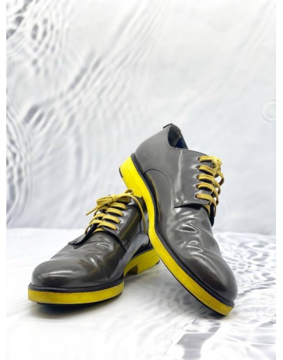(LIKE NEW) FENDI GRAY/YELLOW SHOES SIZE UK 8