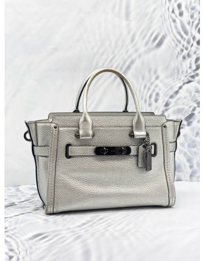 COACH SWAGGER CARRYALL IN PEBBLE LEATHER SILVER 