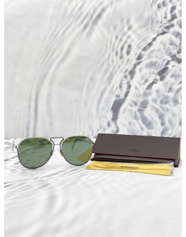 (LIKE NEW) FENDI SUNGLASSES WITH WHITE LINE -FULL SET-