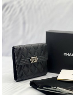 (LIKE NEW)CHANEL CAVIAR BOY COMPACT WALLET -FULL SET- 