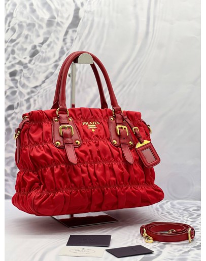 (LIKE NEW) PRADA TESSUTO NYLON GAUFFRE TOTE BAG WITH STRAP 
