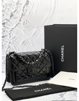 (BRAND NEW) MIRCORCHIP CHANEL MEDIUM SO BLACK FLAP BAG 