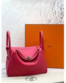 (UNUSED) 2021 HERMES LINDY 26 SHOULDER BAG IN ROSE EXTREME TAURILLON CLEMENCE LEATHER -FULL SET-