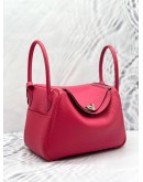 (UNUSED) 2021 HERMES LINDY 26 SHOULDER BAG IN ROSE EXTREME TAURILLON CLEMENCE LEATHER -FULL SET-