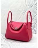 (UNUSED) 2021 HERMES LINDY 26 SHOULDER BAG IN ROSE EXTREME TAURILLON CLEMENCE LEATHER -FULL SET-