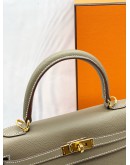 (BRAND NEW) 2025 HERMES KELLY 25 SELLIER TOP HANDLE BAG WITH SHOULDER STRAP IN 18 ETOUPE VEAU EPSOM LEATHER -FULL SET-