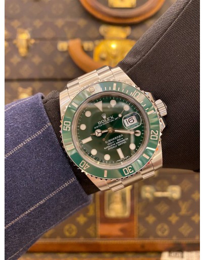 (LIKE NEW) 2015 ROLEX HULK SUBMARINER DATE REF 116610LV GREEN DIAL 40MM AUTOMATIC WATCH -FULL SET-