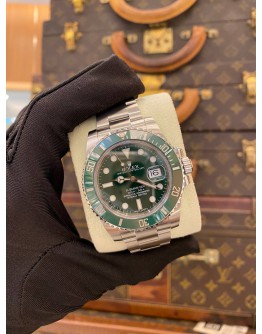 (LIKE NEW) 2015 ROLEX HULK SUBMARINER DATE REF 116610LV GREEN DIAL 40MM AUTOMATIC WATCH -FULL SET-