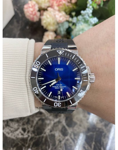 ORIS AQUIS DATE 43.5MM AUTOMATIC UNISEX WATCH 