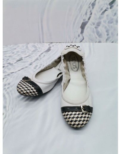 TOD'S FLAT SHOES SIZE 38 1/2