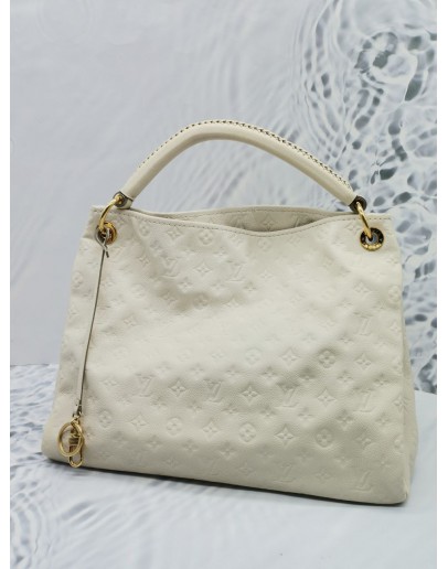 LOUIS VUITTON ARTSY MM BAG