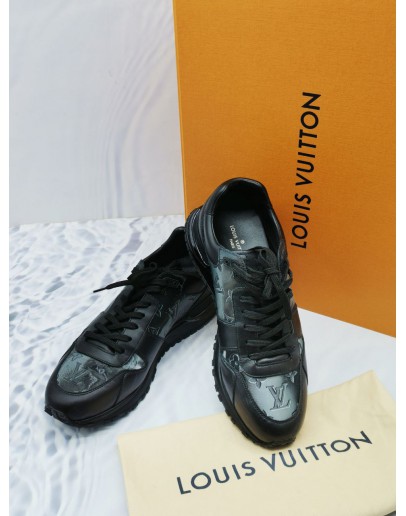 LOUIS VUITTON RUN AWAY SNEAKERS SIZE 8 FULL SET