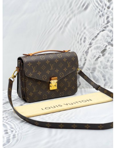 LOUIS VUITTON POCHETTE METIS MONOGRAM CANVAS BAG