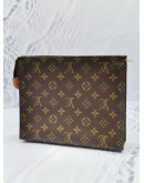 LOUIS VUITTON TOILETRY POUCH 26 MONOGRAM CANVAS