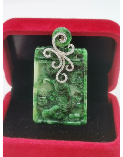 GREEN SQUARE JADE PENDANT