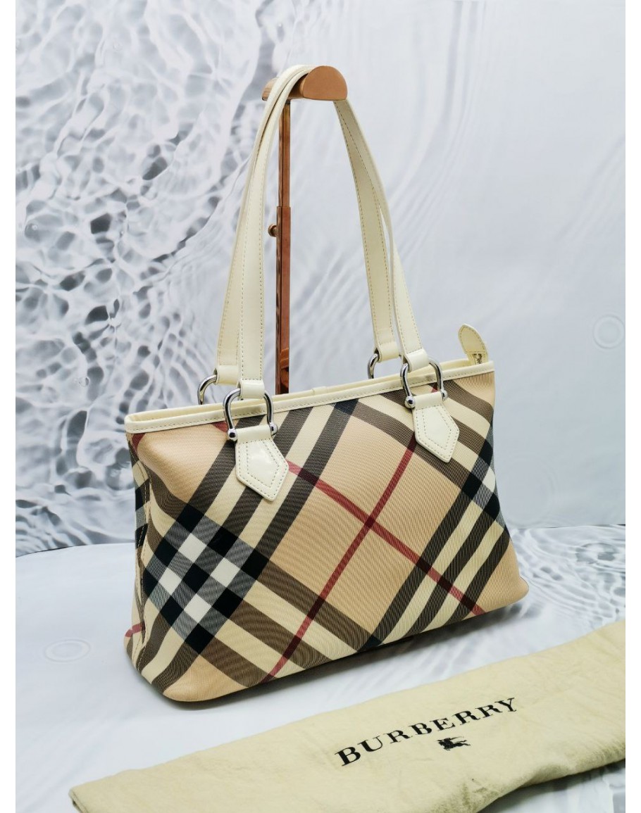 Burberry Pre-owned Leather Shoulder Bag