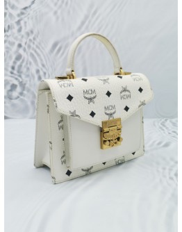 MCM PATRICIA IN STUDDED OUTLINE VISETOS IN WHITE COLOR