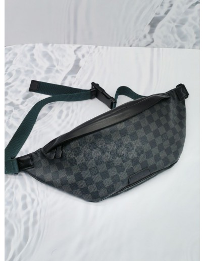 LOUIS VUITTON DISCOVERY BUMBAG DAMIER GRAPHITE CANVAS BAG