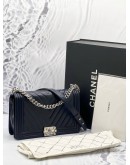 CHANEL NEW MEDIUM BOY CHEVRON MIDNIGHT BLUE SILVER HARDWARE LAMBSKIN LEATHER FLAP BAG