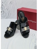 SALVATORE FERRAGAMO BLACK PATENT LEATHER WITH WHITE RIBBON AND GOLD HARDWARE HEELS SIZE 8 -FULL SET-