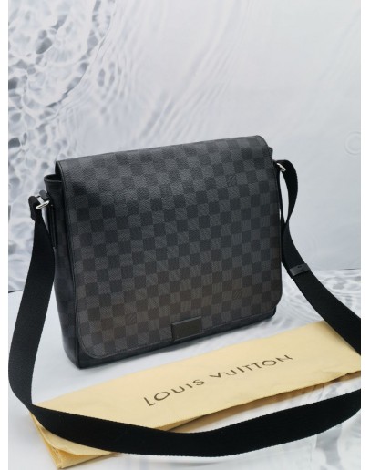 LOUIS VUITTON DISTRICT MM MESSENGER IN BLACK DAMIER GRAPHITE WITH SILVER HARDWARE BAG