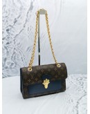 LOUIS VUITTON BROWN MONOGRAM CANVAS / BLUE LEATHER VICTOIRE CHAIN SHOULDER BAG