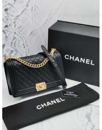 CHANEL NEW MEDIUM BOY FLAP GOLD HARDWRE IN CHEVRON LAMBSKIN LEATHER -FULL SET-