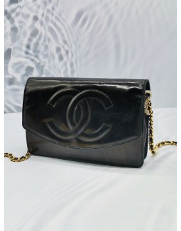 CHANEL VINTAGE BLACK PATENT LEATHER TIMELESS CC GOLD HARDWARE WALLET ON CHAIN BAG