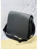 LOUIS VUITTON VIKTOR GREY TAIGA LEATHER MESSENGER BAG