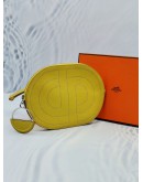 (UNUSED) 2023 HERMES IN THE LOOP TO GO POUCH IN YELLOW LAMBSKIN LEATHER