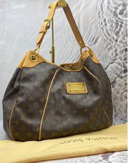 LOUIS VUITTON GALLIERA GM SHOULDER BAG WITH GOLD TONED HARDWARE