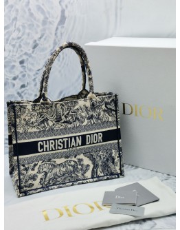 CHRISTIAN DIOR MEDIUM BOOK TOTE HANDLE BAG IN BLUE TOILE DE JOUY EMBROIDERY -FULL SET-