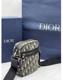 (NEW YEAR SALE) 2022 CHRISTIAN DIOR MESSENGER POUCH IN BLUE BEIGE DIOR OBLIQUE JACQUARD CANVAS -FULL SET-