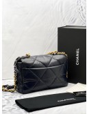(UNUSED) 2021 CHANEL 19 MEDIUM FLAP SHOULDER AND CROSSBODY BAG IN NAVY BLUE QUILTED LAMBSKIN LEATHER -FULL SET-