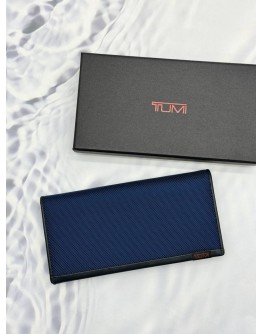 (UNUSED) TUMI FLAP LONG WALLET IN BLUE CANVAS AND BLACK CALFSKIN LEATHER