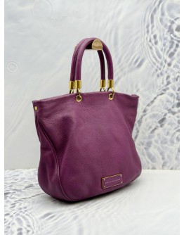 (RAYA SALE) MARC BY MARC JACOBS TOO HOT TO HANDLE TOTE TOP HANDLE BAG WITH STRAP IN DARK PURPLE PEBBLED LEATHER