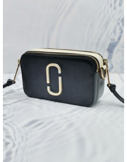 (RAYA SALE) MARC JACOBS BLACK / WHITE LEATHER SMALL CAMERA CROSSBODY BAG WITH DOUBLE ZIPPED