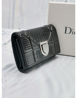 CHRISTIAN DIOR DIORAMA MICRO TRIFOLD WALLET IN GREY METALIC CANNAGE LEATHER