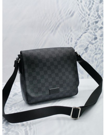 (LIKE NEW) LOUIS VUITTON DISTRICT PM MESSENGER FLAP BAG IN BLACK DAMIER GRAPHITE CANVAS 