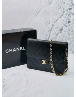 CHANEL VINTAGE FLAP BAG BLACK QUILTED LAMBSKIN LEATHER GOLD CHAIN HARDWARE 