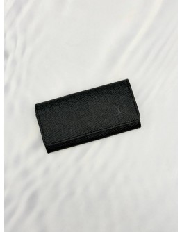 (LIKE NEW) LOUIS VUITTON 4 KEY HOLDER IN BLACK TAIGA LEATHER