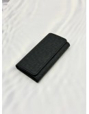 (LIKE NEW) LOUIS VUITTON 4 KEY HOLDER IN BLACK TAIGA LEATHER