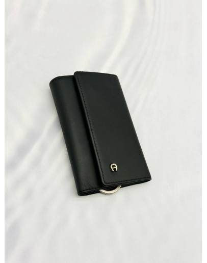 AIGNER 6 KEY HOLDER IN BLACK CALFSKIN LEATHER